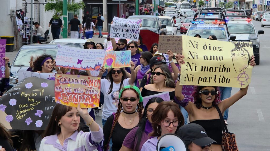 En Guaymas se conmemora con marcha el 8M 14 92