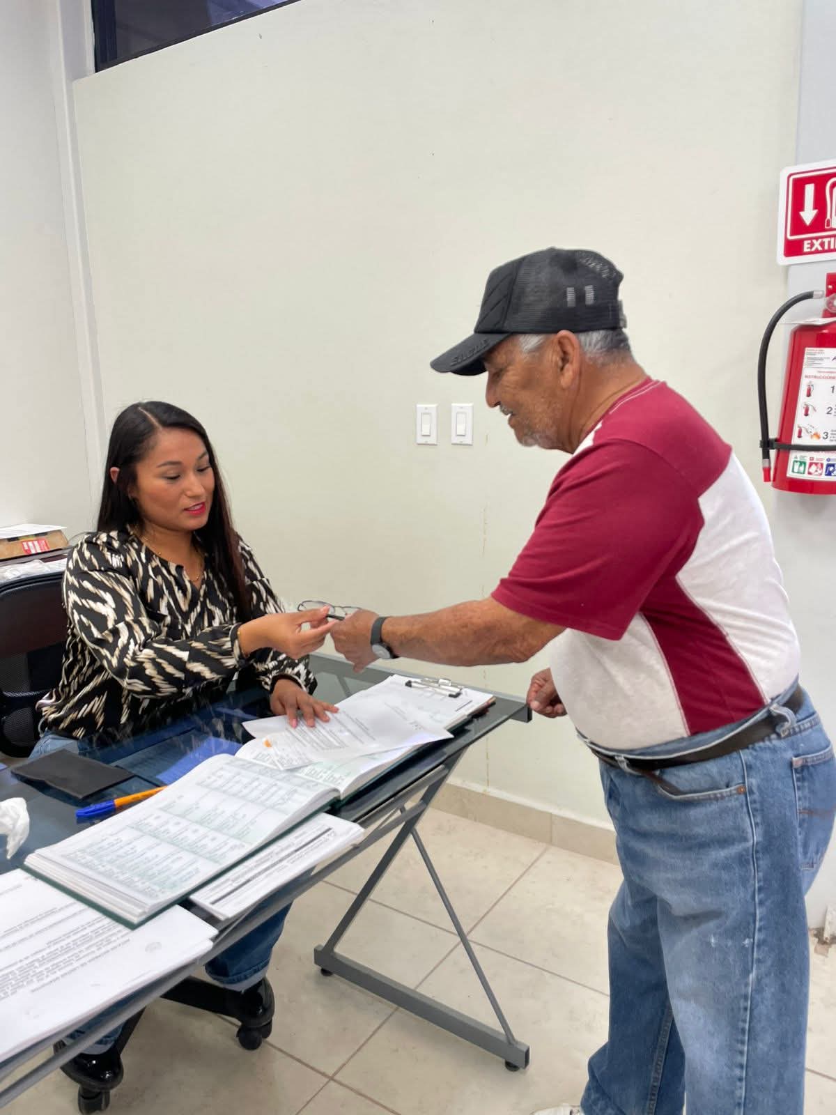 Brindan más de mil servicios en óptica municipal