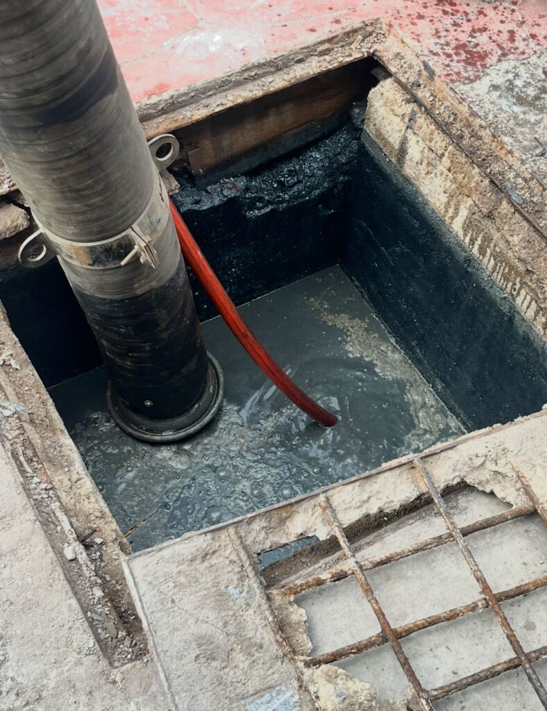 Locatario del mercado colapsa drenaje 2 IMG 20260302 WA0046 1