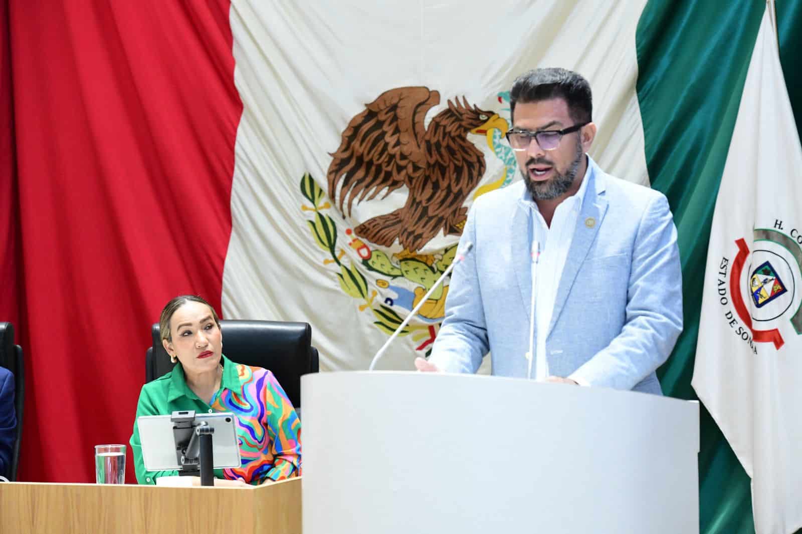 Impulsa Sebastián Orduño iniciativa a favor de mujeres