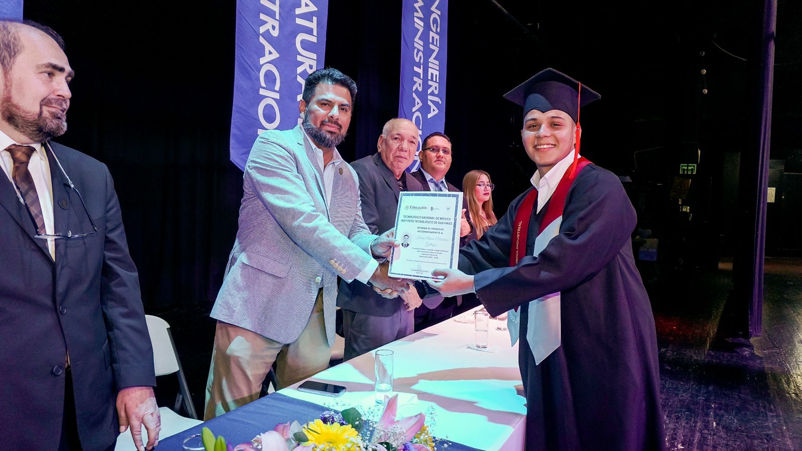 Diputado apadrina a estudiantes del ITG