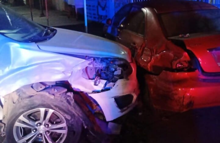 Joven choca contra auto estacionado en Guasave 1024x575 1