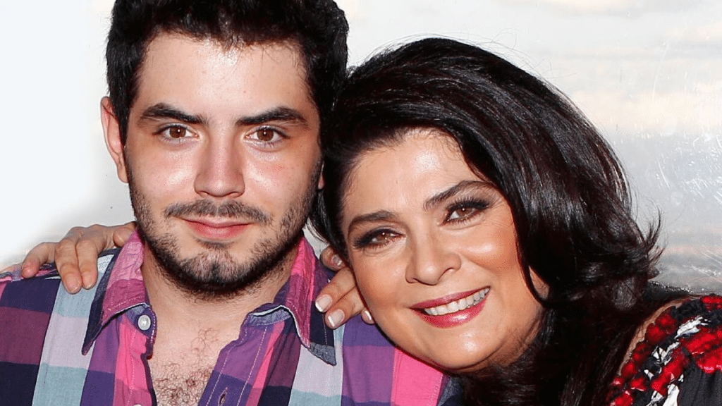 Victoria Ruffo obligó a su hijo a devolver un Camaro 1 Victoria Ruffo