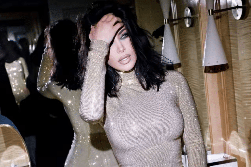 Kim Kardashian sorprende con ojos azules 1 Kim Kardashian