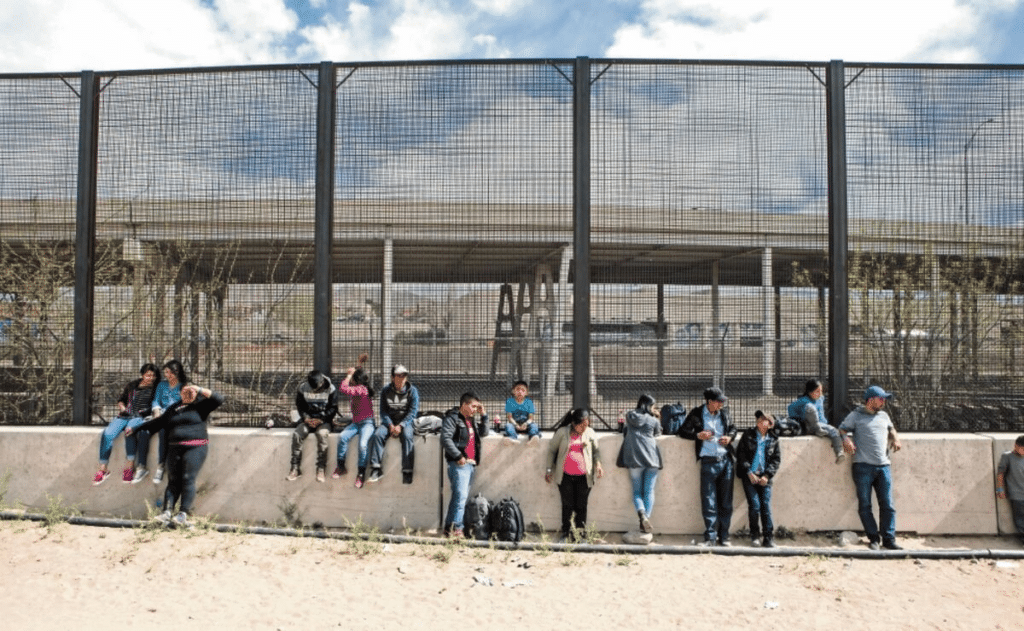 Tribunal Supremo de EU abierto a petición de Trump para frenar asilos en la frontera con México 2 image 1381