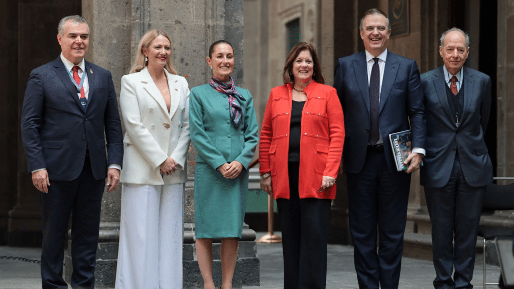 Empresarios plantean invertir 100 mil millones de dólares en México: Sheinbaum 1 image 163