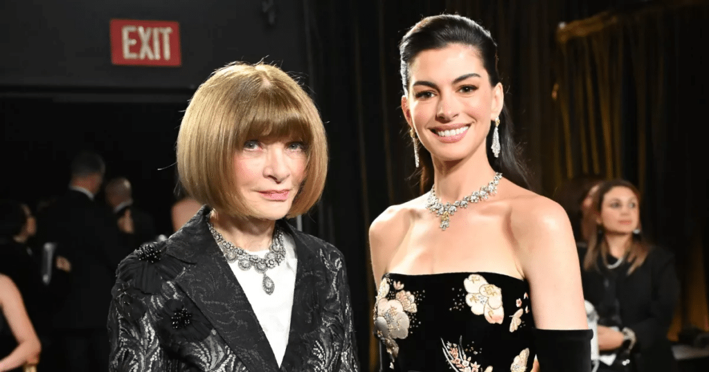 Anne Hathaway brilla junto a Anna Wintour en los Oscar 1 Anne Hathaway