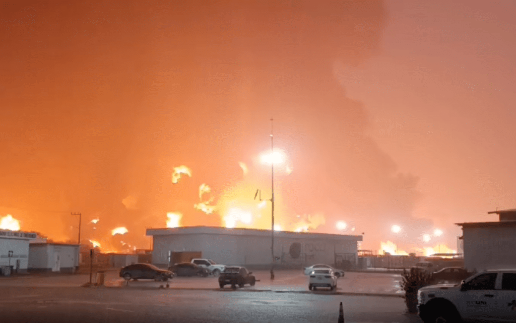 Confirman cinco muertos por explosión en barda de Dos Bocas 1 image 905