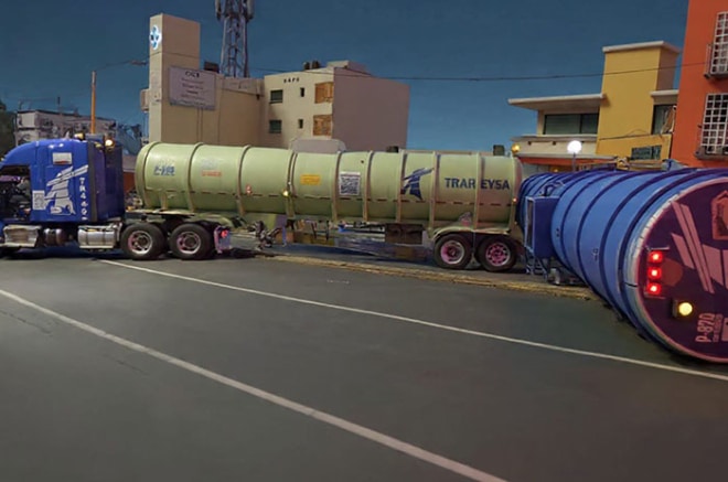 Vuelca pipa con 35 mil litros de aceite en Tlalnepantla 1 mil 1