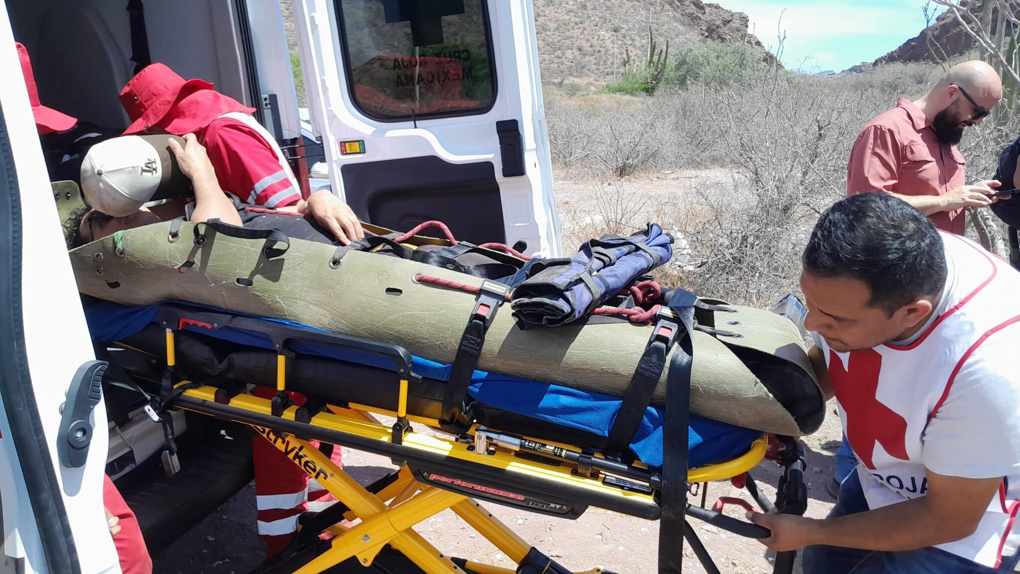 Rescatan a turista del cerro Tetakawi