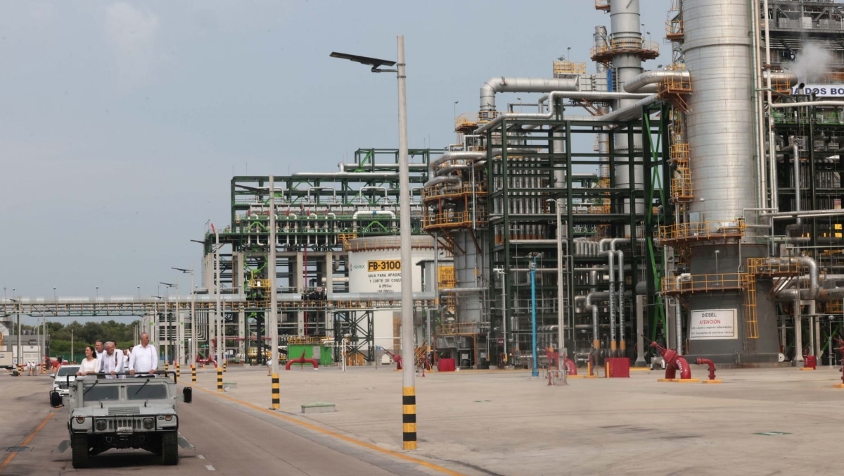 Pemex confirma derrame de diésel en refinería Deer Park, Texas