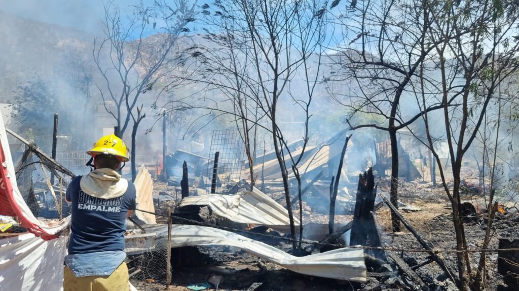 Incendio intencional destruye vivienda 7 159 1