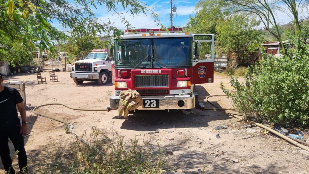 Incendio intencional destruye vivienda 8 160