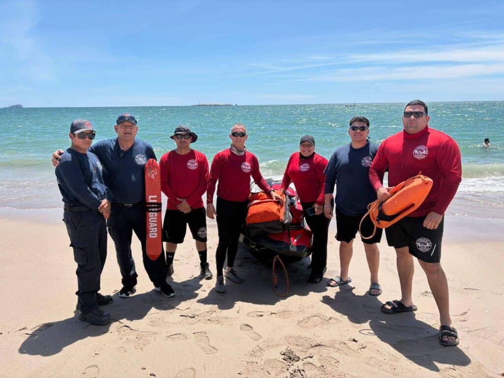 Refuerzan Bomberos operativo en playas en Semana Santa 2026 3 38