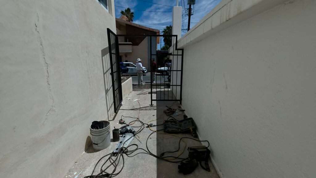 Evita Ayuntamiento instalación de rejas en playa Miramar 5 405