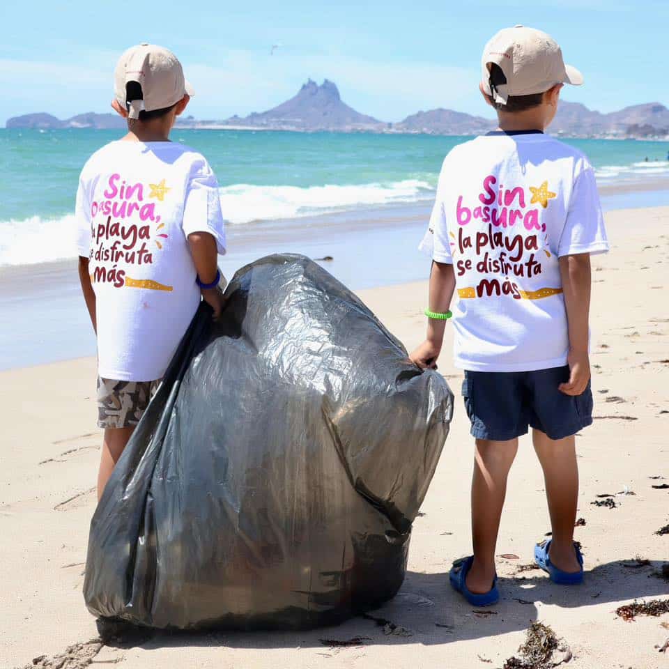 Alcaldesa Karla Córdova da la bienvenida a visitantes 2 45