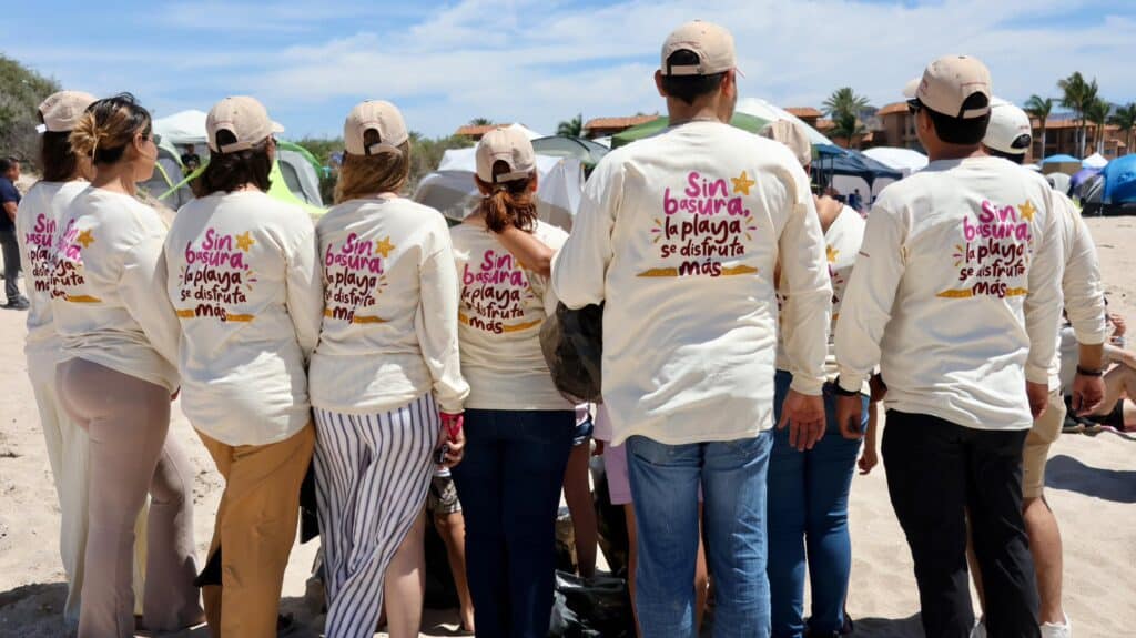 Alcaldesa Karla Córdova da la bienvenida a visitantes 4 47