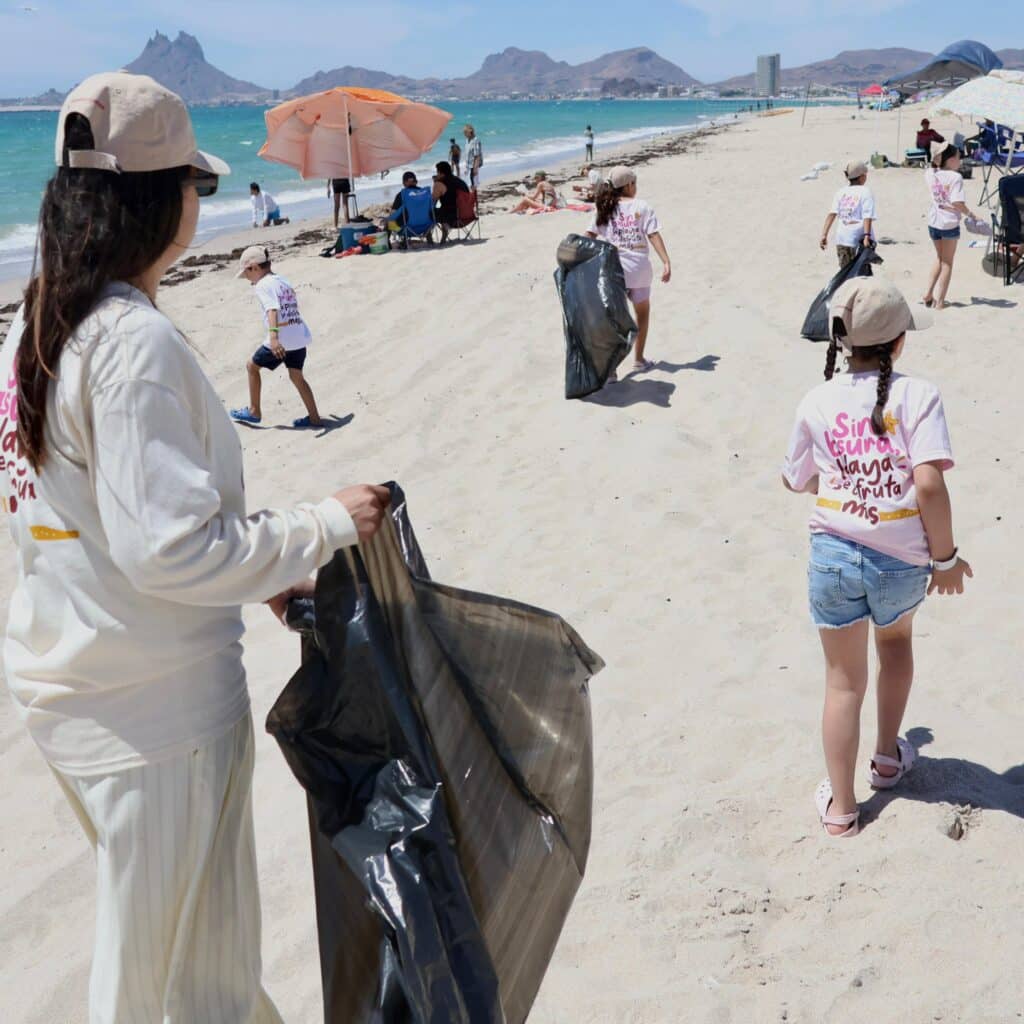Alcaldesa Karla Córdova da la bienvenida a visitantes 6 49