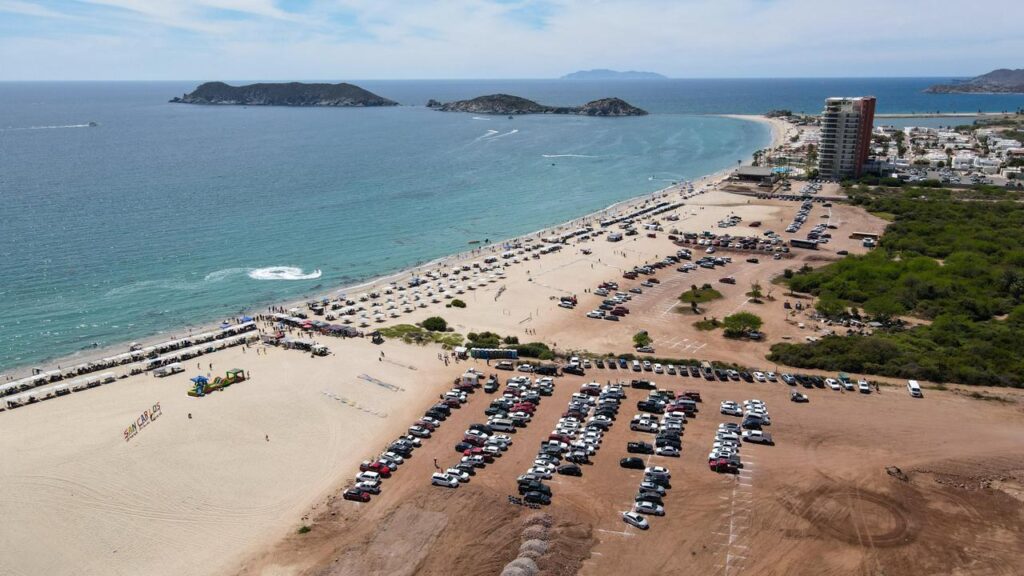 Arriban turistas a playas locales 7 62 1