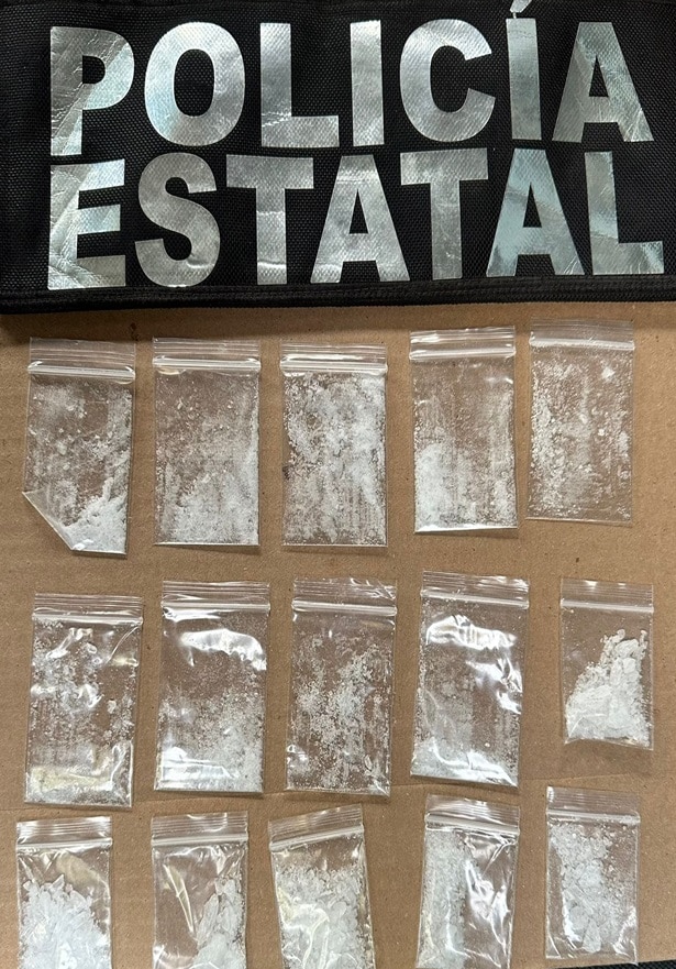 Operativo de combate al delito de la Policía Estatal detiene a sujeto con arma de fuego y narcótico 3 643