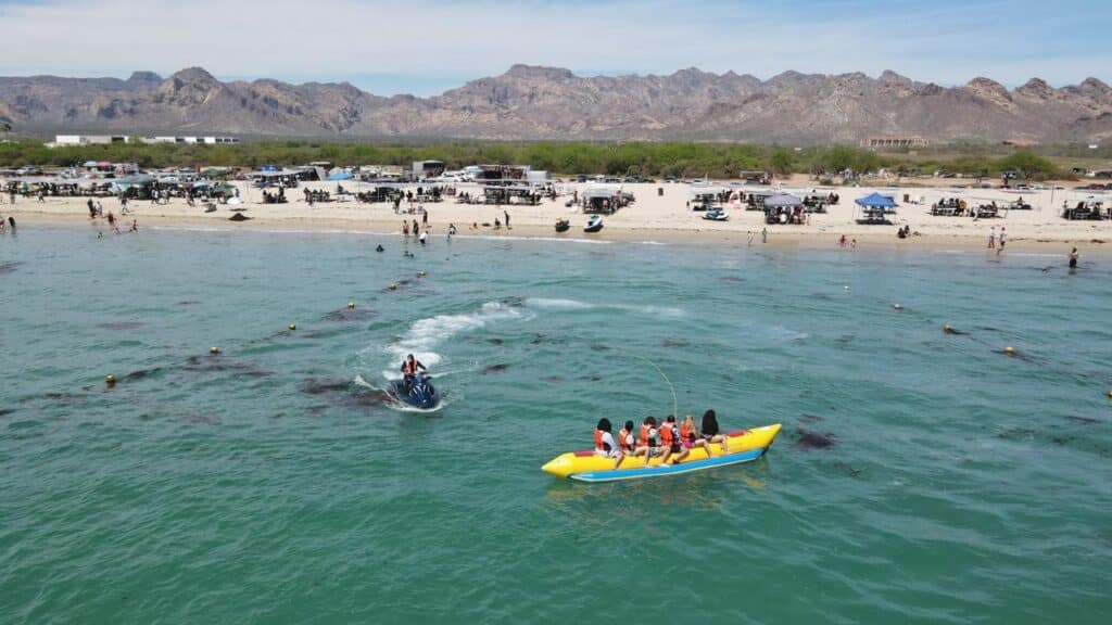 Arriban turistas a playas locales 12 67