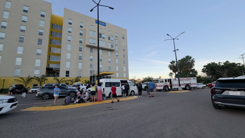 Evacuan hotel City Express en Guaymas 4 74