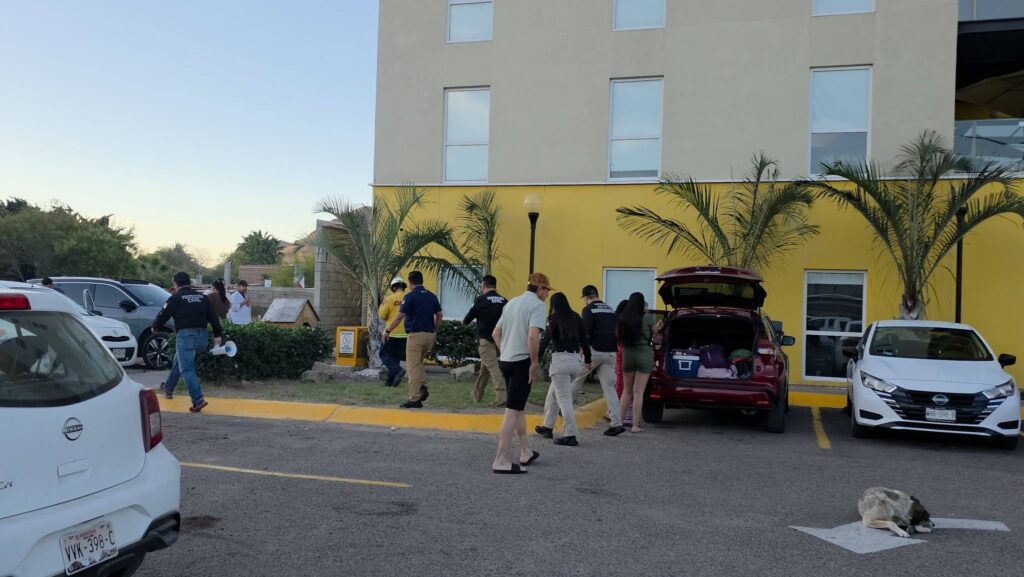 Evacuan hotel City Express en Guaymas 5 75