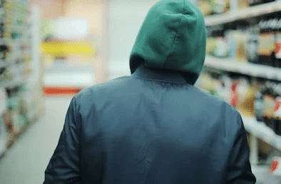 Roban en abarrotes 1 780