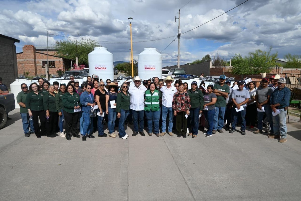Gobierno de Sonora fortalece acceso al agua en Bacoachi con entrega de tinacos