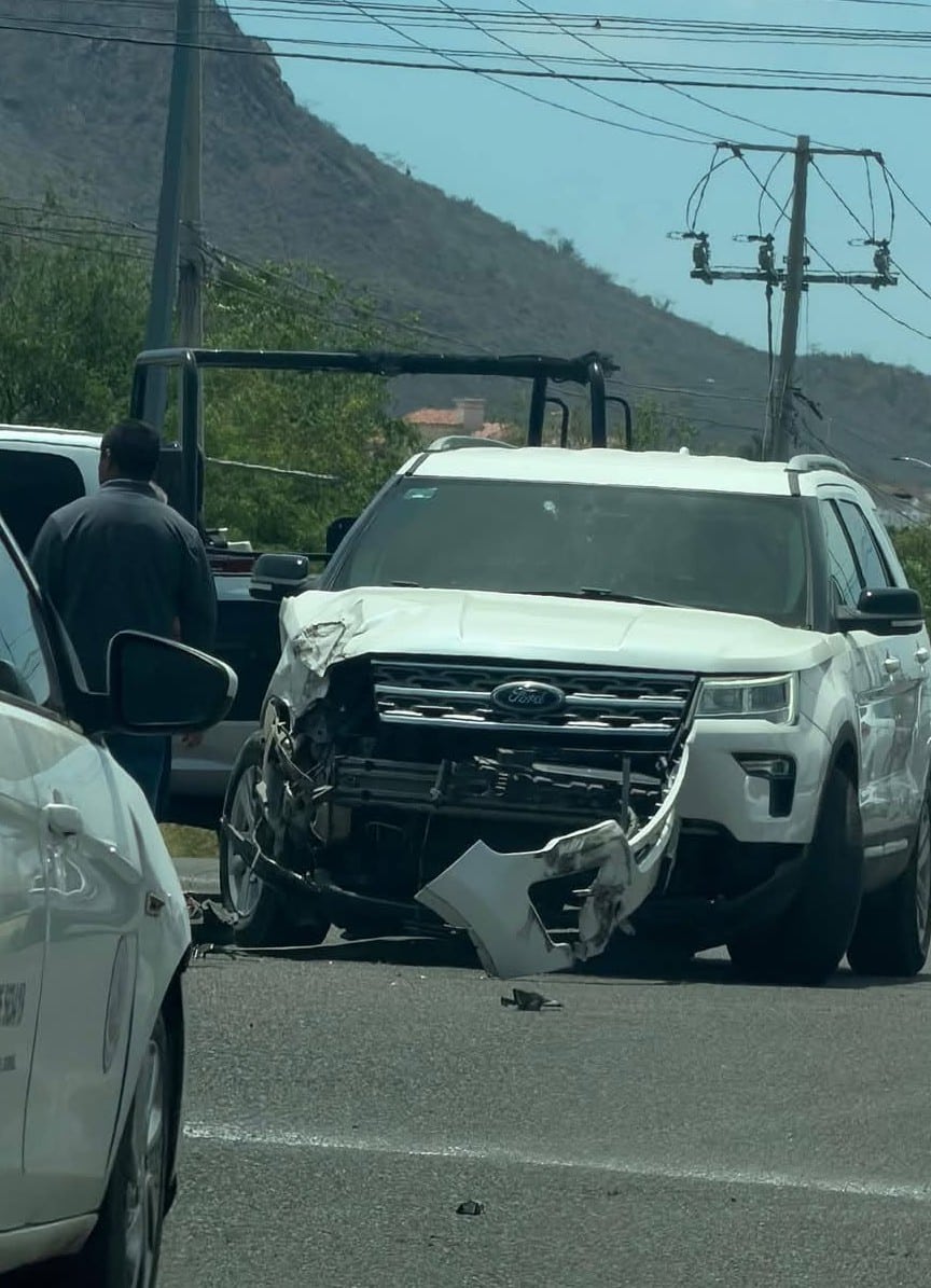 Choque de autos en Miramar