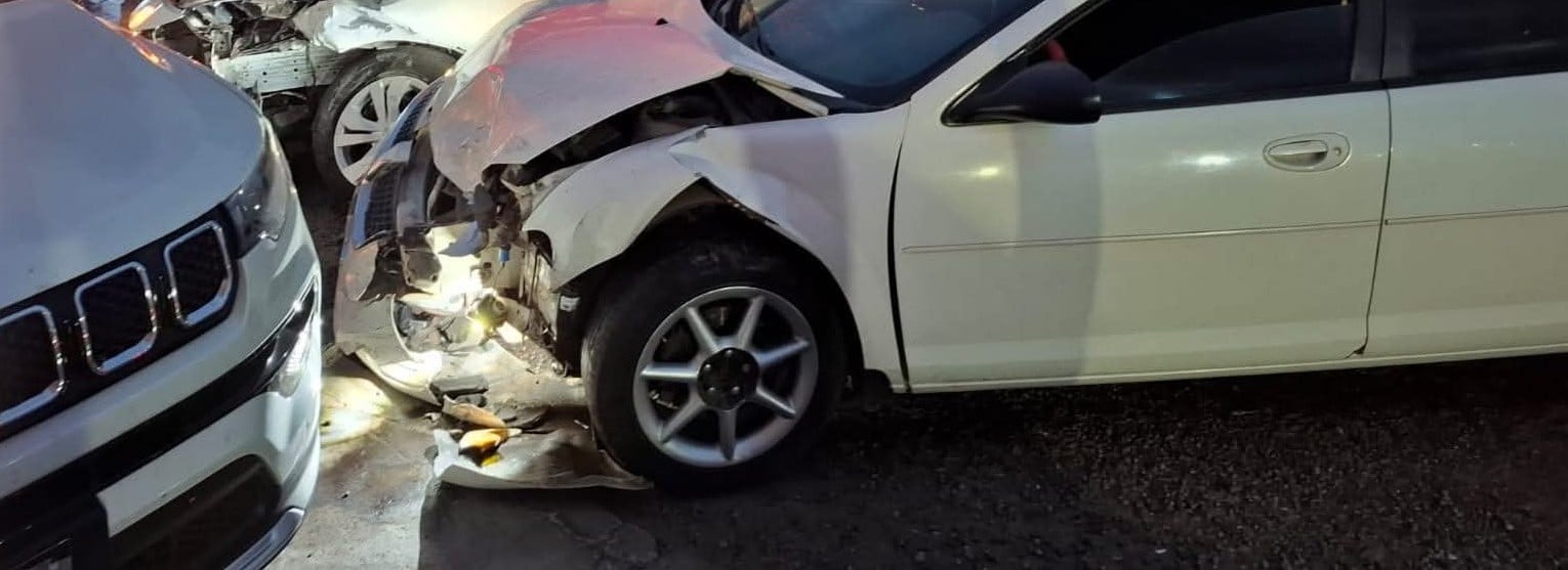 Se lesionan dos personas en choque