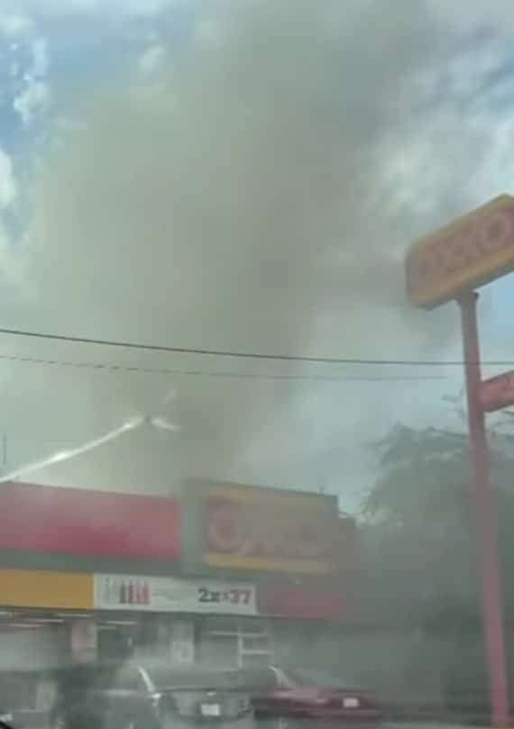 Se quema lote baldío en la calle 10