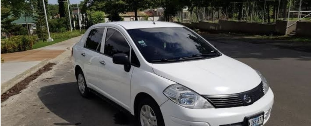 Cae sujeto en carro robado