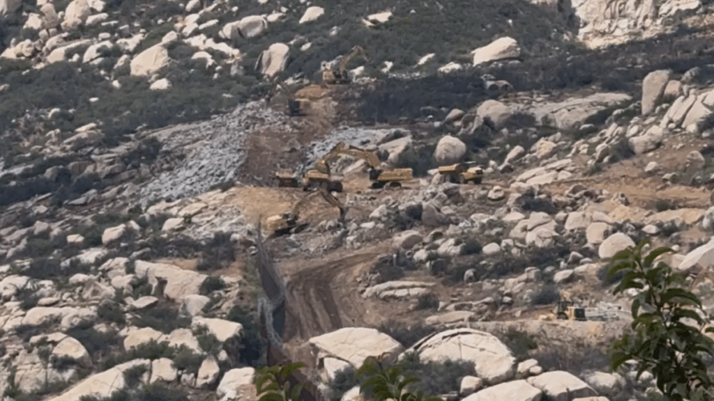 Ampliación de muro fronterizo destruye cerro sagrado de pueblo indígena en Baja California 1 image 671