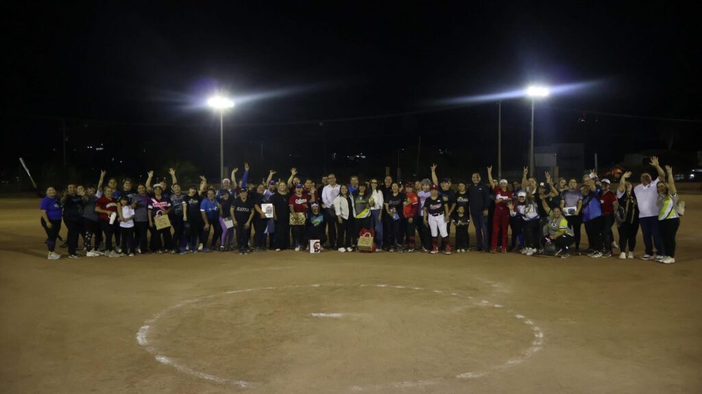 Con éxito celebran cuadrangular en Unidad Deportiva 2 124