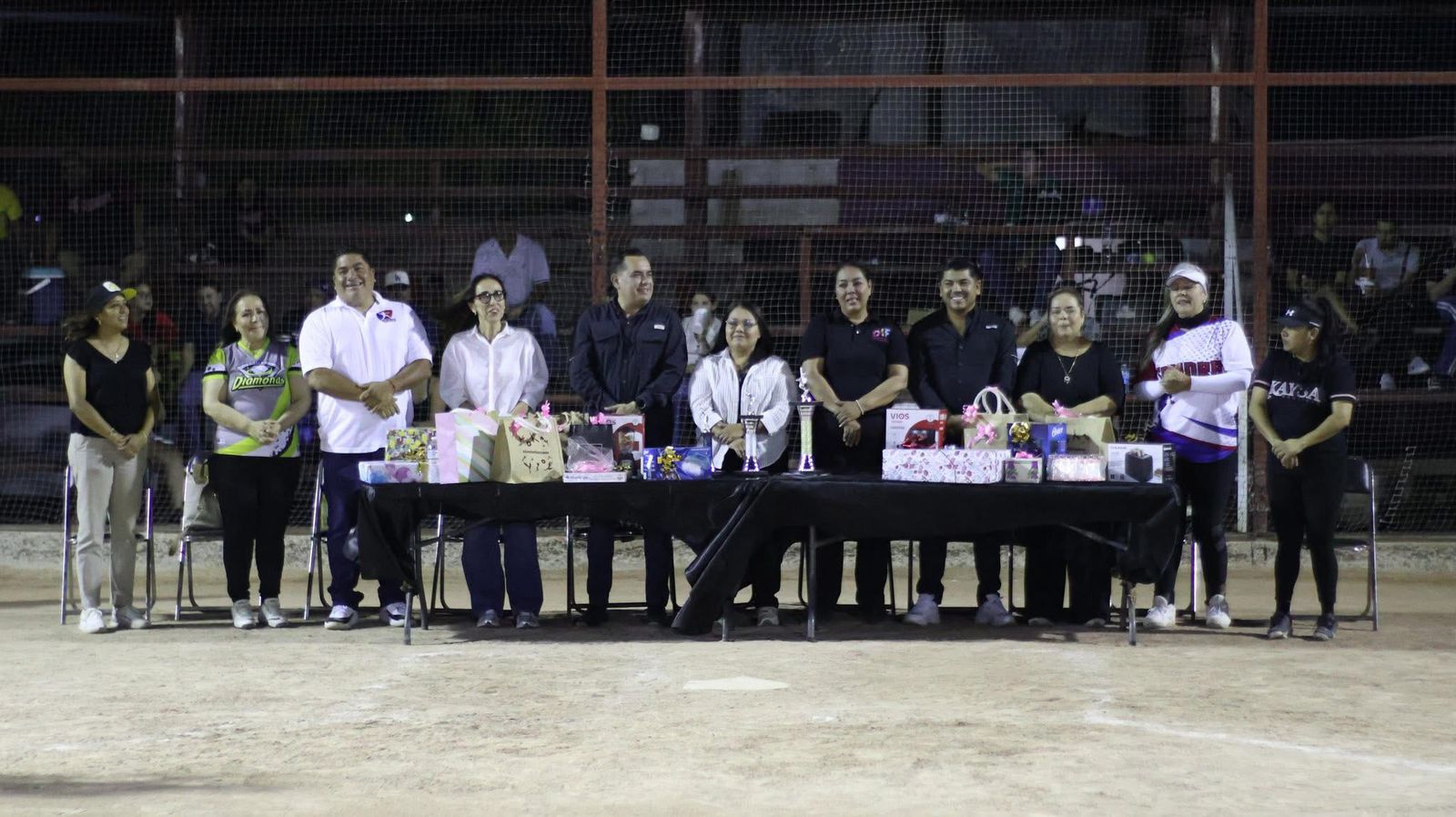 Con éxito celebran cuadrangular en Unidad Deportiva
