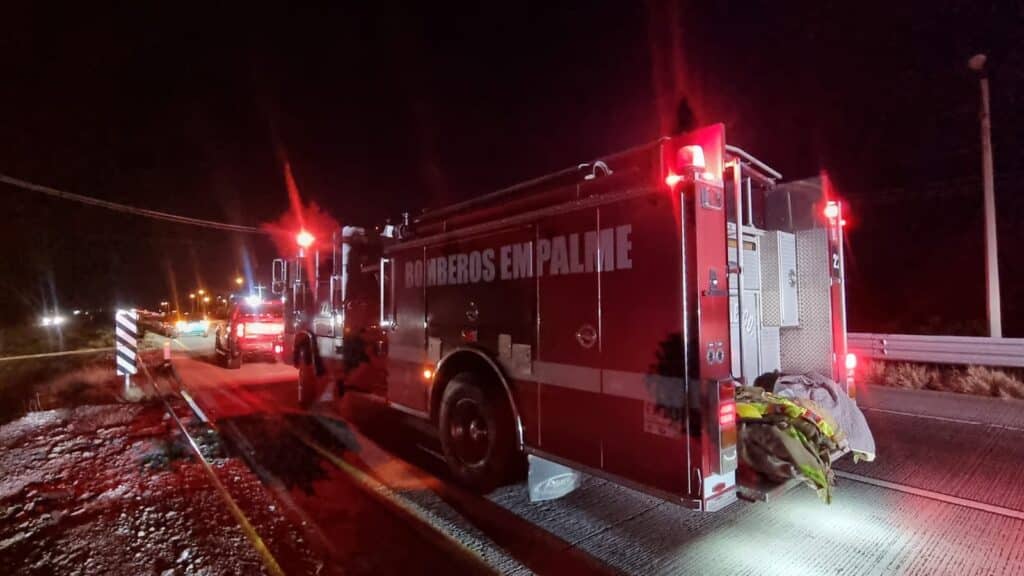 Fallece hombre además resultan tres lesionados en volcadura de auto 6 142
