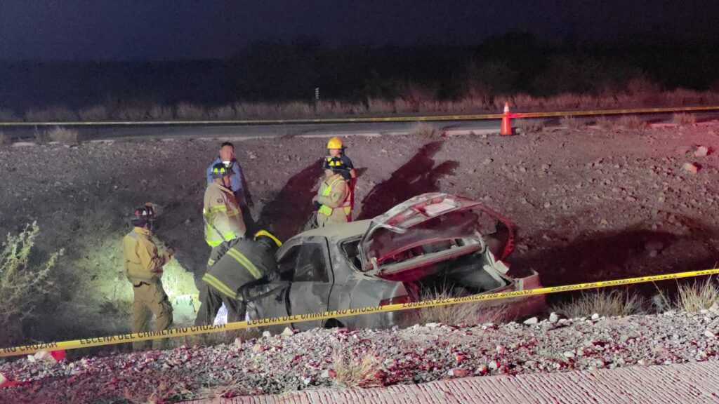 Fallece hombre además resultan tres lesionados en volcadura de auto 9 146