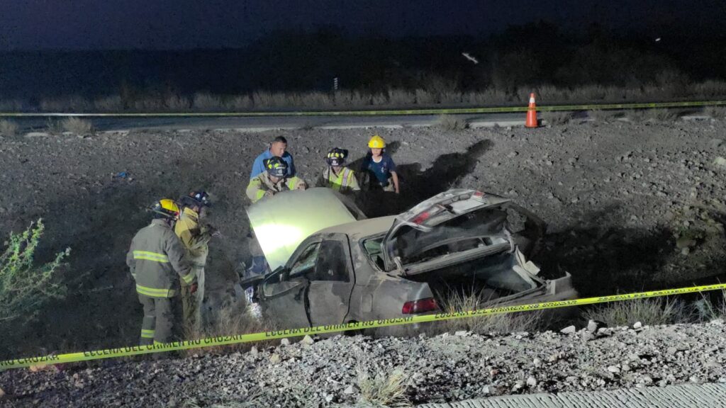 Fallece hombre además resultan tres lesionados en volcadura de auto 12 149