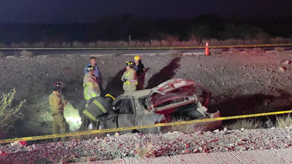 Fallece hombre además resultan tres lesionados en volcadura de auto 13 150