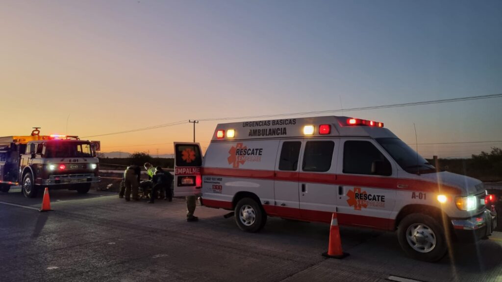 Fallece hombre además resultan tres lesionados en volcadura de auto 14 151