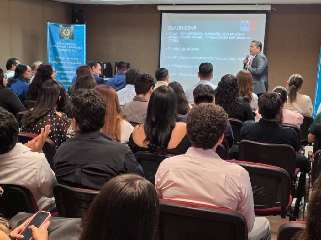 Desarrollan primer Conversatorio Universitario de Derecho 2 161