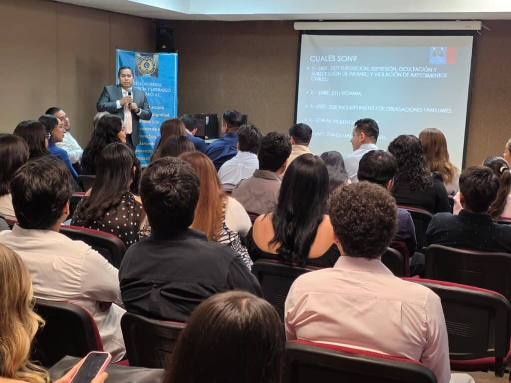 Desarrollan primer Conversatorio Universitario de Derecho 4 163