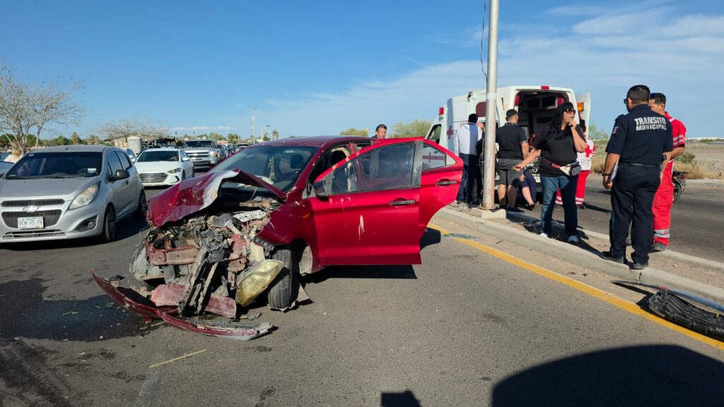 Se registra carambola de vehículos en el puente Douglas 2 171