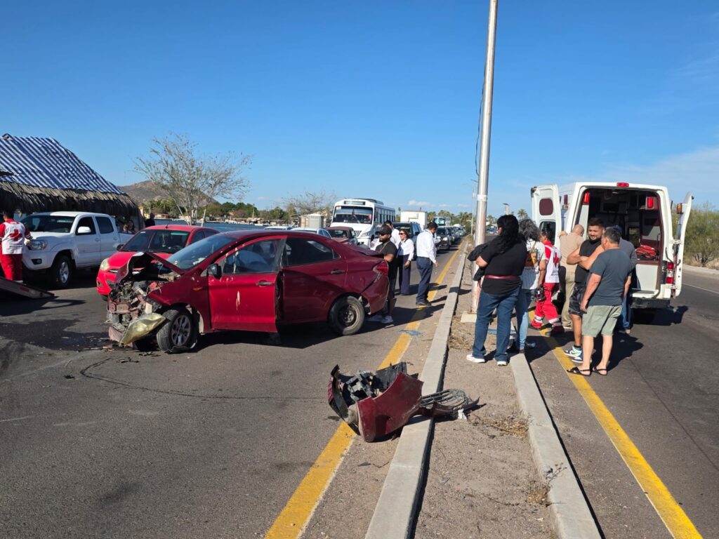 Se registra carambola de vehículos en el puente Douglas 8 181