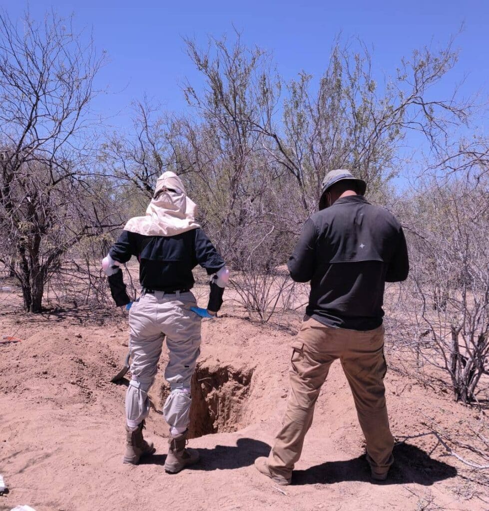Hallan cinco cuerpos en fosas clandestinas 10 304
