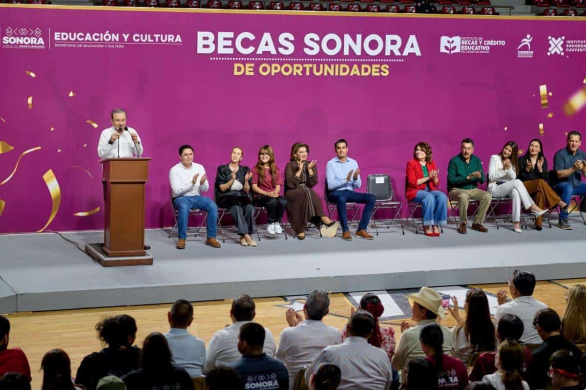 Gobernador Durazo beca a más de 600 atletas sonorenses y asegura su formación deportiva