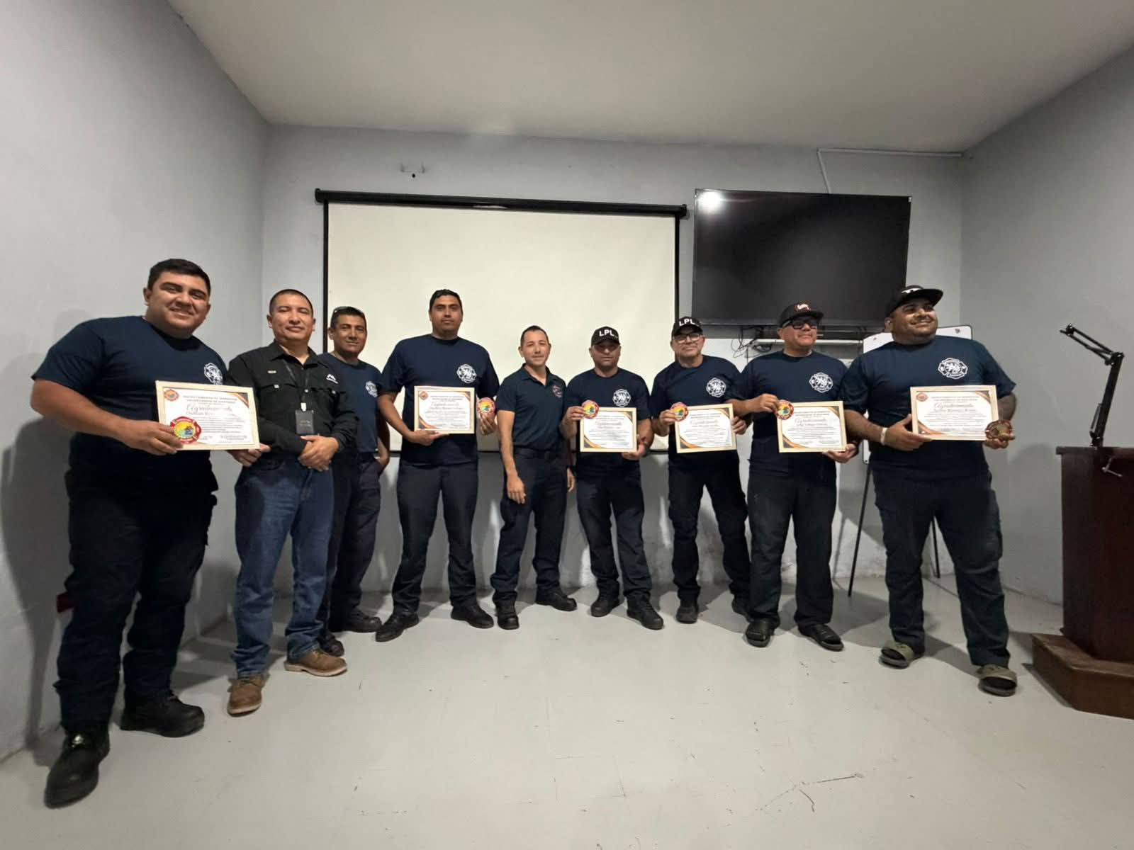 Intensifican Bomberos de Guaymas capacitación