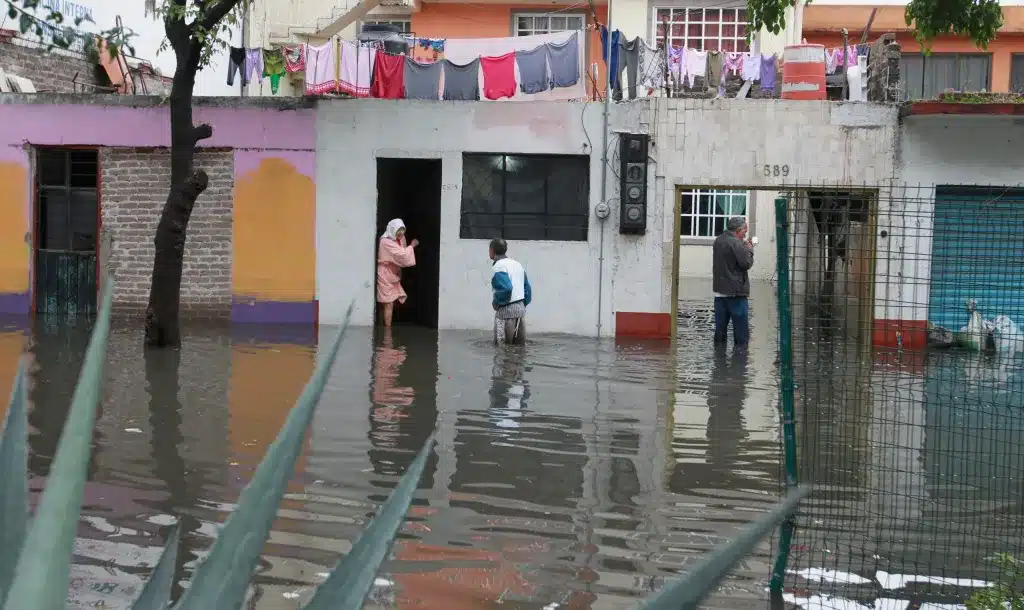 Alertan por lluvias intensas en seis estados del país