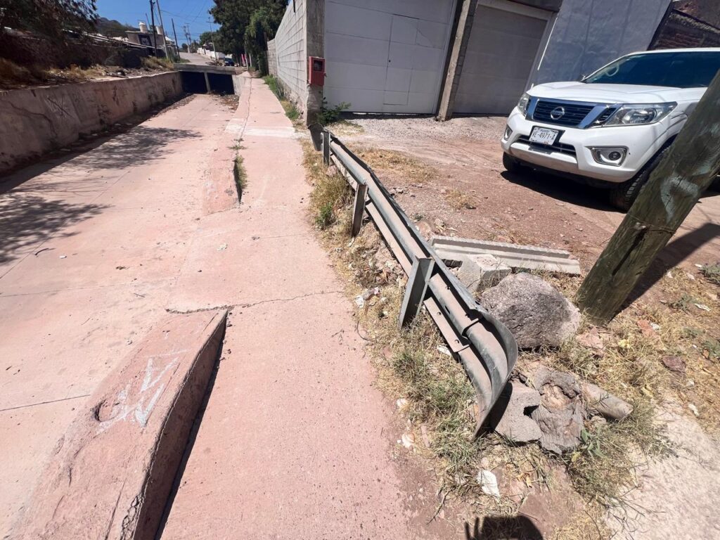 Obstruyen paso de arroyo 1 IMG-20260522-WA0100